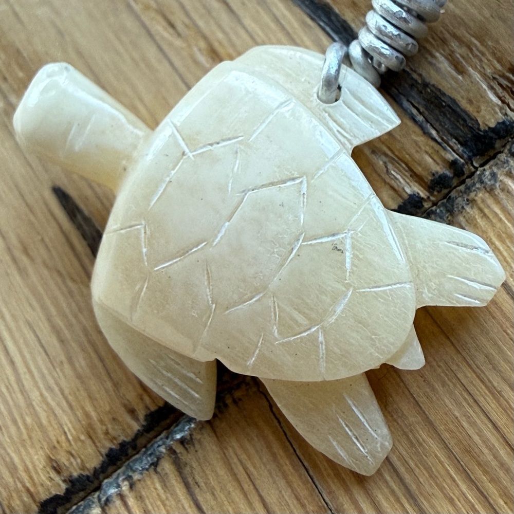 Turtle necklace with adjustable black cord - Picture 2 of 6